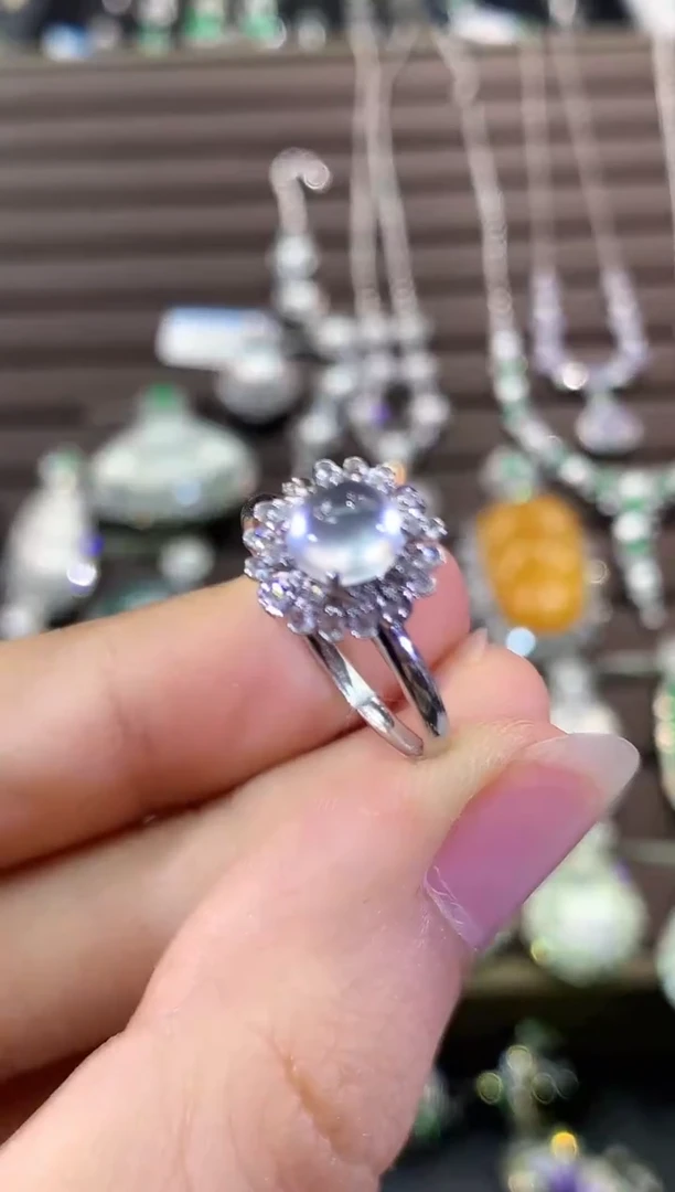 18K金镶嵌戒指翡翠B238