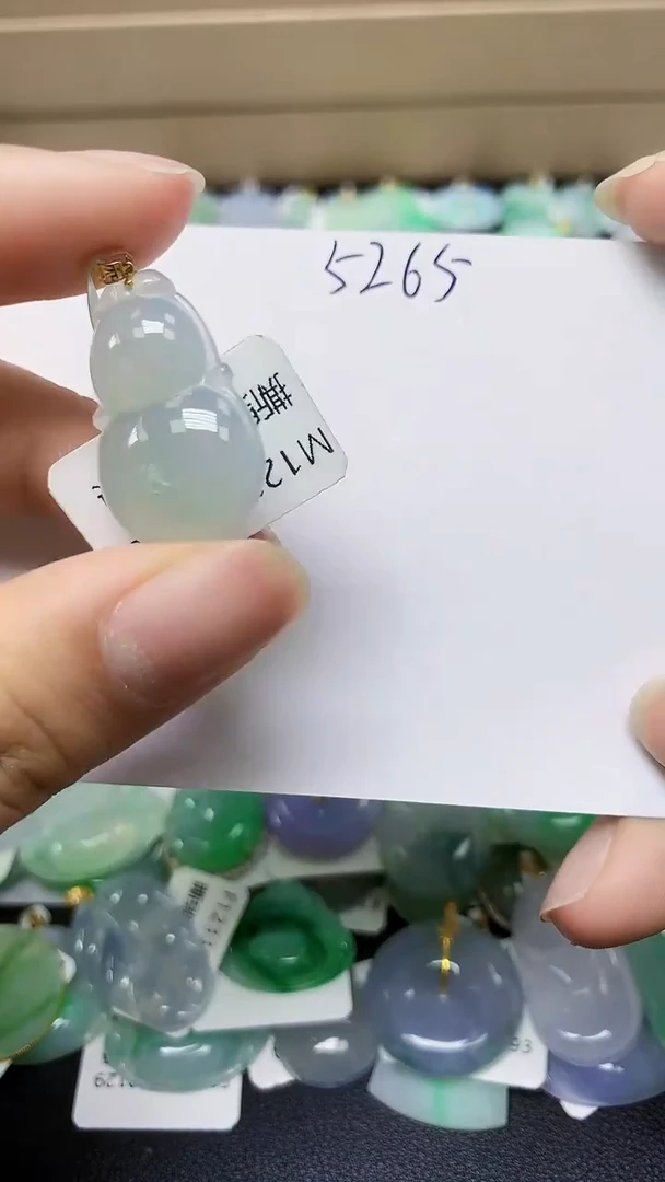 翡翠18K金镶嵌颈饰 天然缅甸翡翠A货