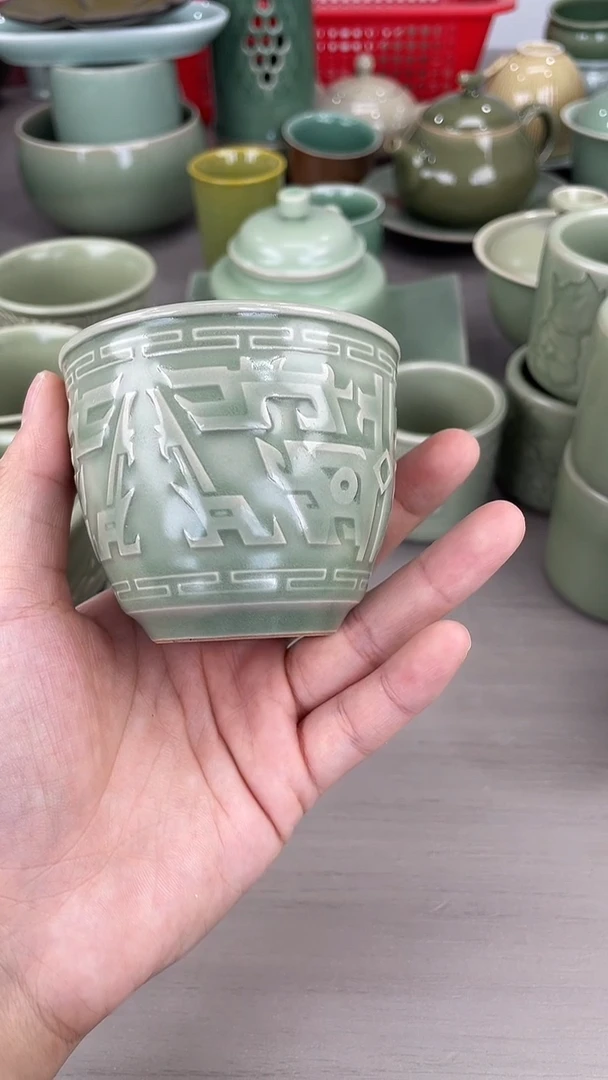 青瓷i原场地仓储福利清仓