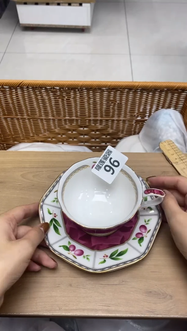 瓷片欣*合隆莲瓷器欢迎大家