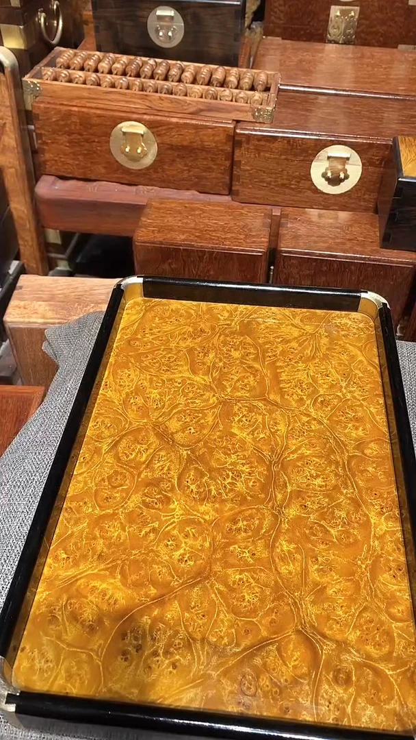 香樟木黄金樟茶盘一个