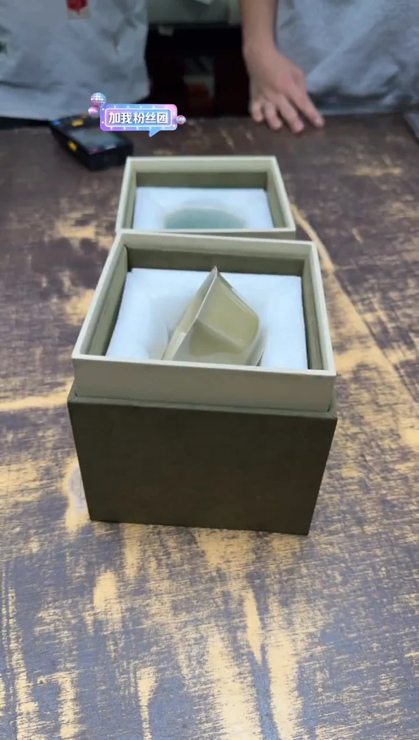 善**生陈燕波龙窑八方杯 2个