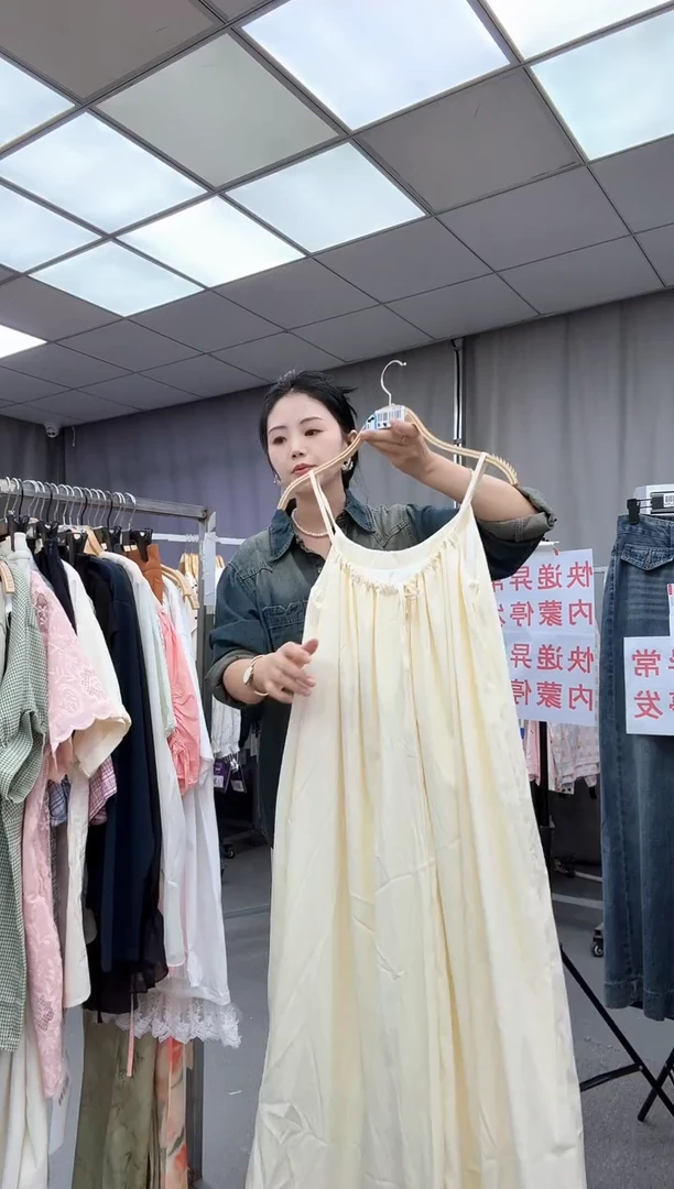 大哥家漂亮衣服漂亮颜色