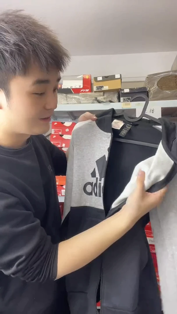 大牌潮服清仓中，编号FRI W97 ,  尺码160