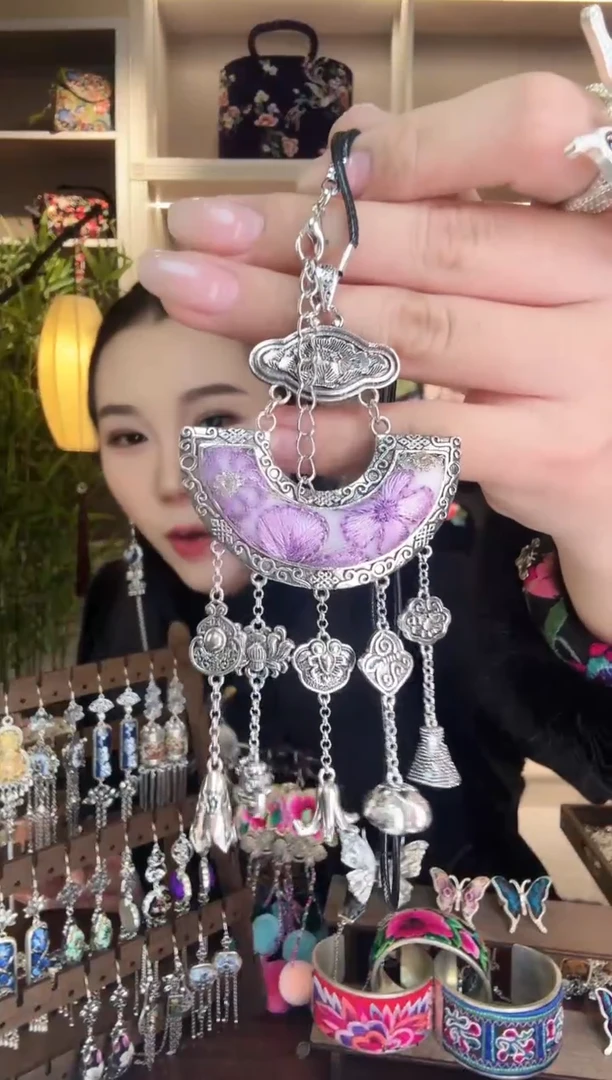 刺绣纯手工民族风吊坠