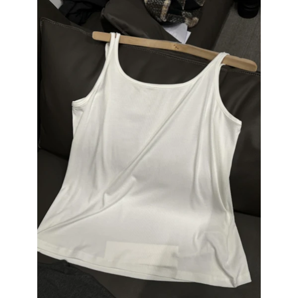 硕哥双肩带春季简约运动显瘦纯色时尚百搭洋气纯色背心 22673