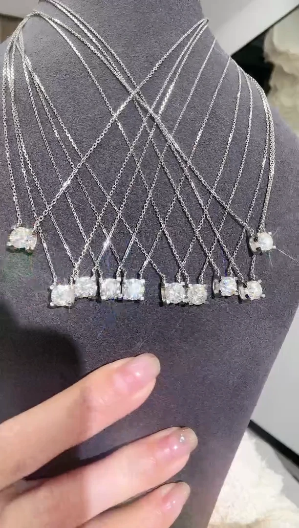 【闪购商品】钻石项链18K金镶嵌白金色牛头 多样性发其一