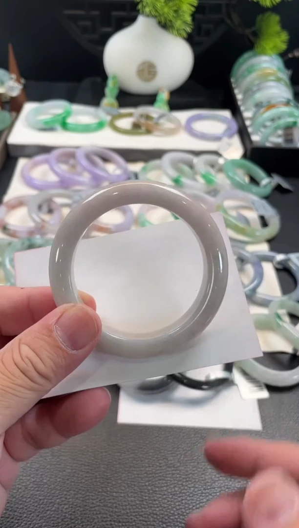 未镶嵌手镯翡翠61号链接 有纹裂 53正圈