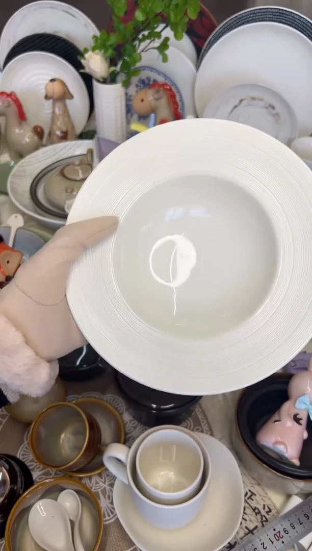 新骨瓷089瑕疵曼哈顿 白丝线 8.75寸草帽盘