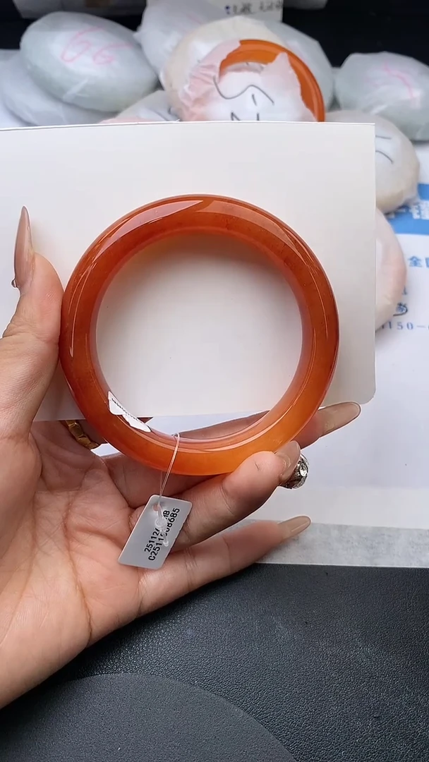 未镶嵌手镯石英质玉w24-HHB61+