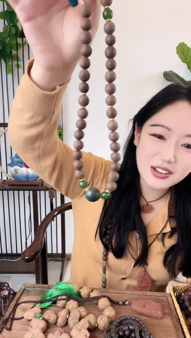 泥塑欢宜香脖挂一个