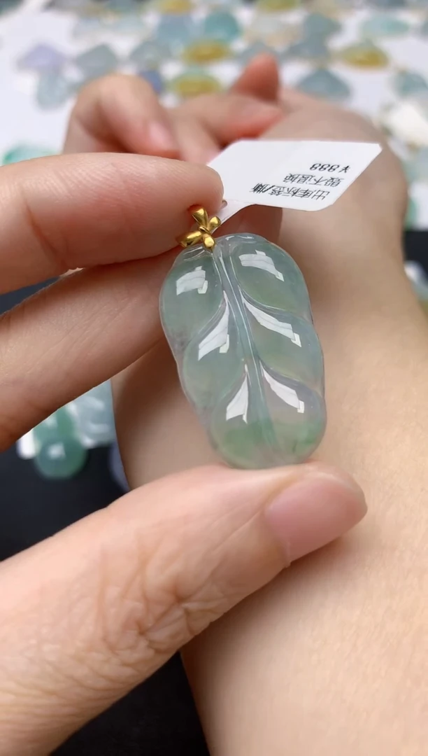 翡翠18K金镶嵌颈饰天然缅甸A货翡翠