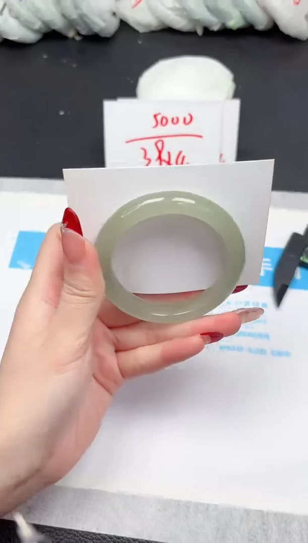 【闪购商品】石英质玉手镯未镶嵌150-54.4