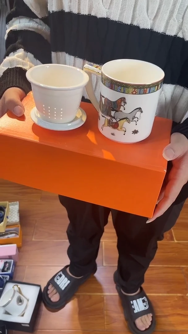 杯鸿辉家品牌瓷器，京东包邮！