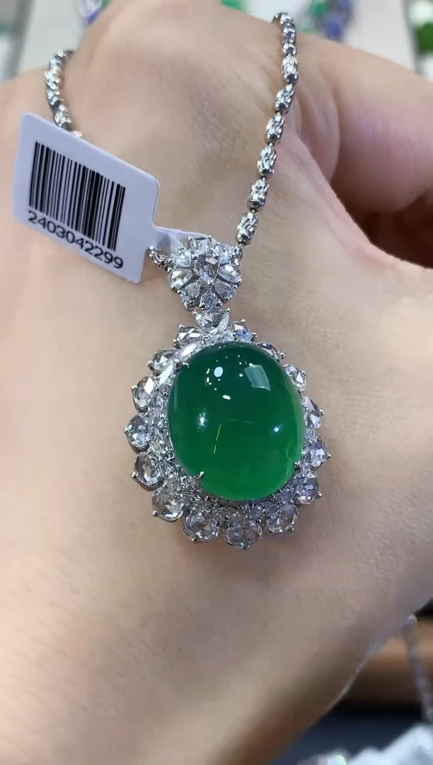 吊坠(不含链)18K金镶嵌翡翠亿*点D123