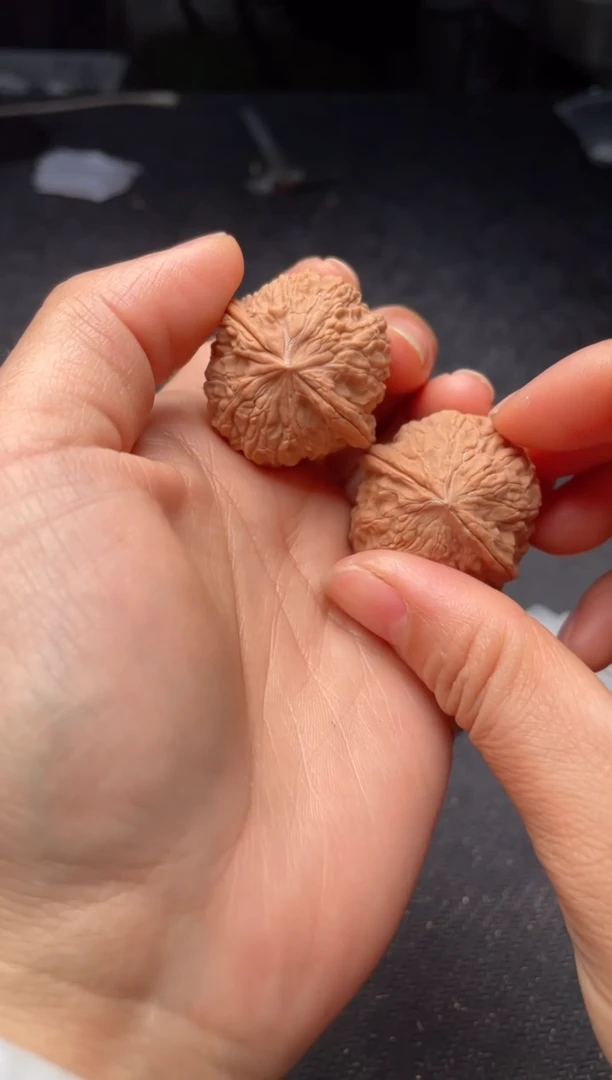 把件文玩核桃w254  猫眼   33尺