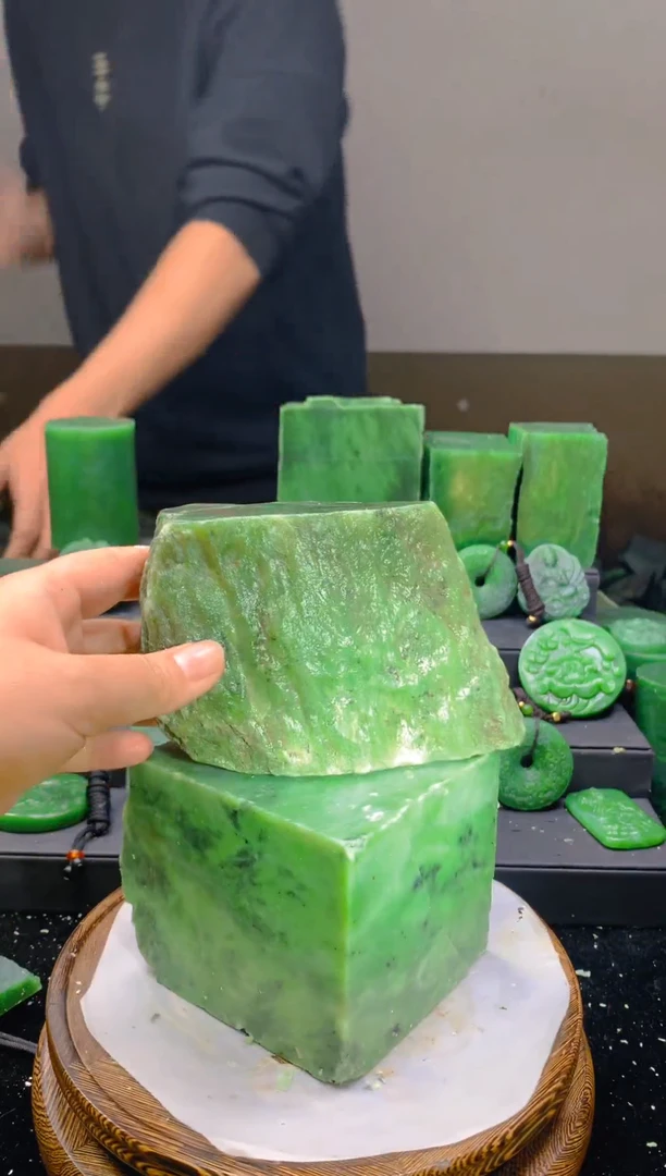 未镶嵌和田玉珠宝半成品1