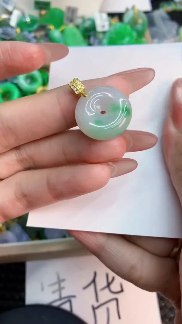 翡翠未镶嵌吊坠(不含链)1