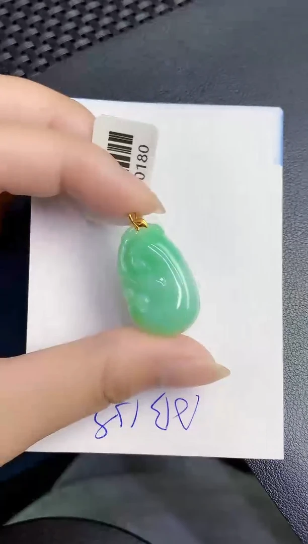翡翠18K金镶嵌颈饰000000000