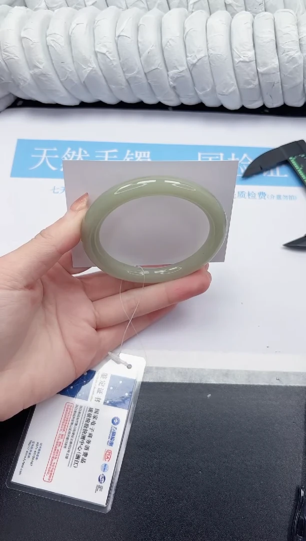 未镶嵌手镯石英质玉38-61.4DY