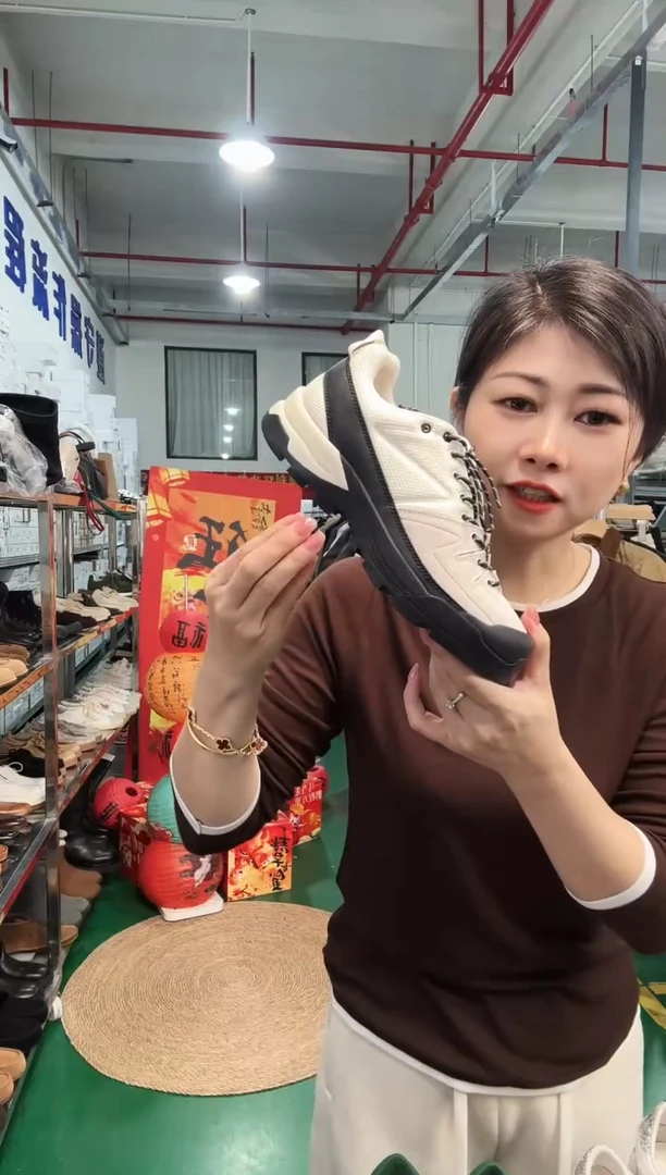 白色37 喜欢的姐妹去拍休闲鞋