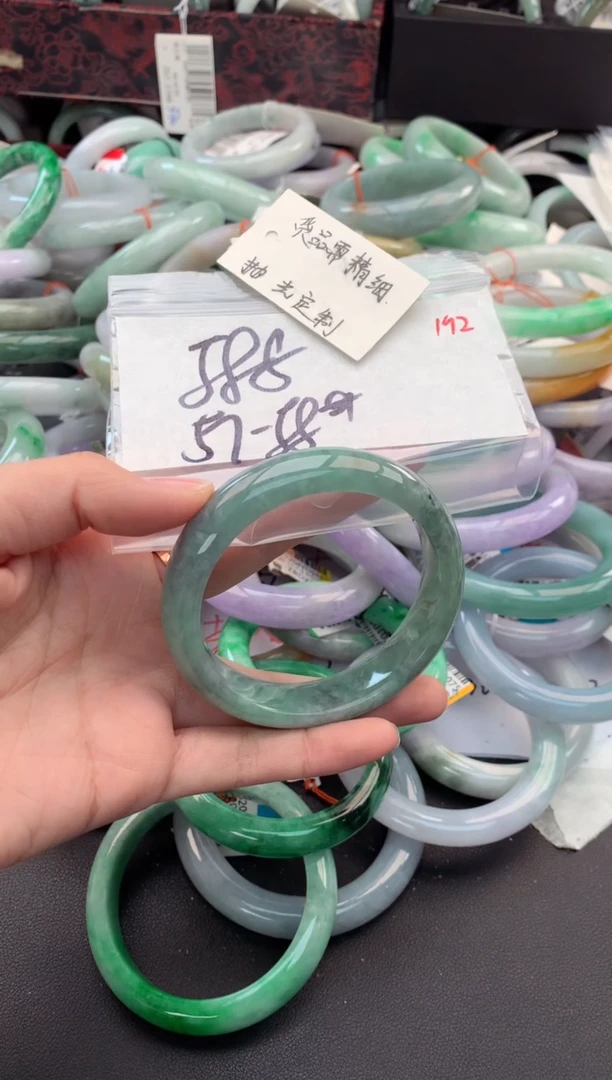 【闪购商品】定制翡翠未镶嵌毛货需精细抛光+多人