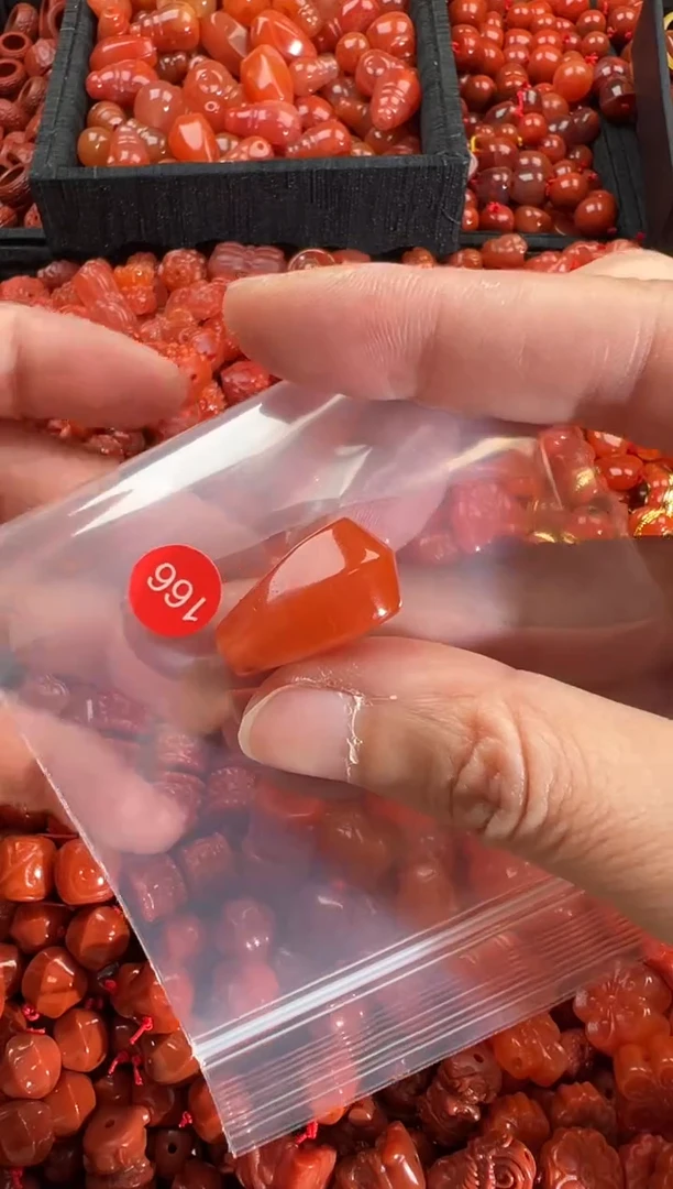 【闪购商品】南红玛瑙颈饰未镶嵌2