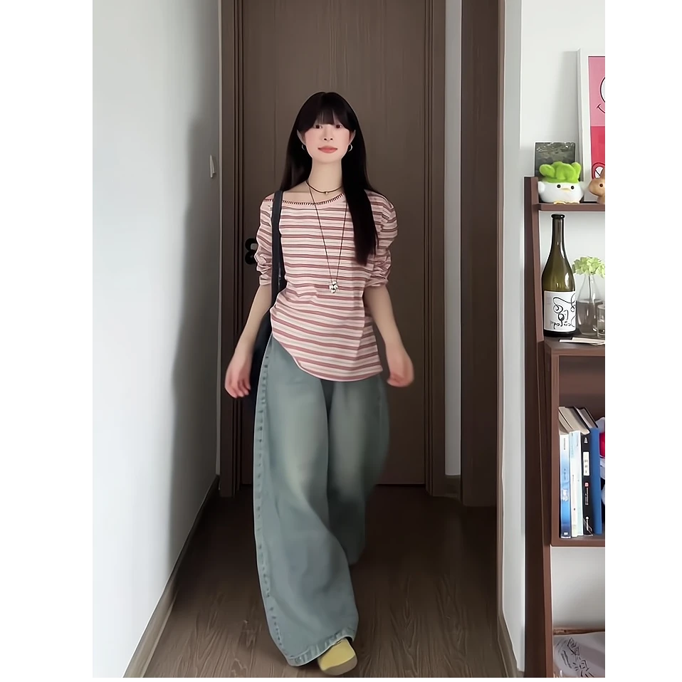 甜辣红色条纹斜肩T恤女2025秋休闲长袖露肩针织衫上衣直筒牛仔裤