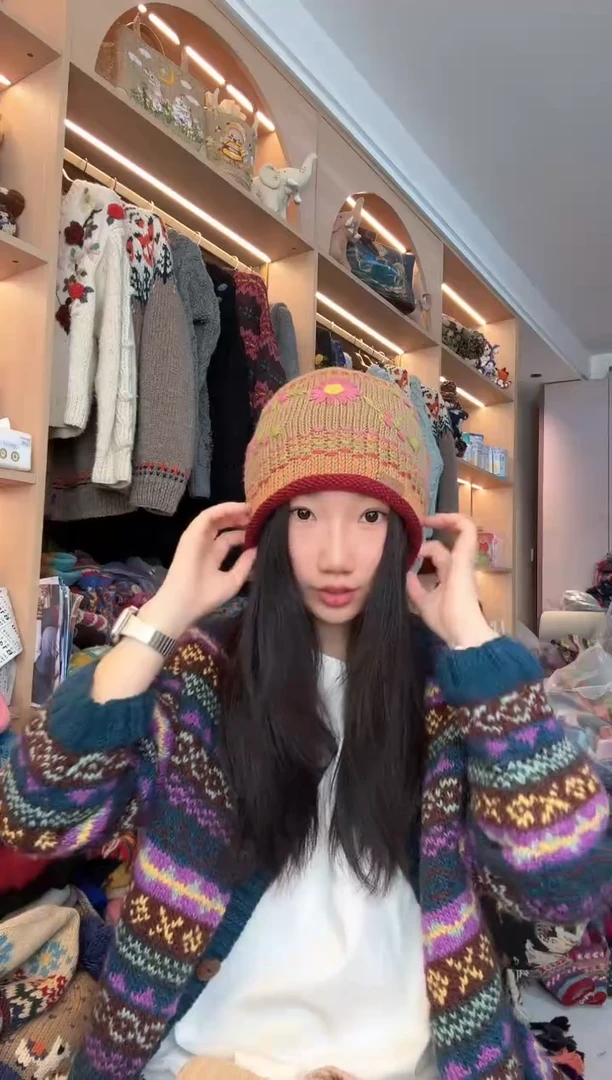 羊毛美利奴刺绣黄咖色卷边冷帽