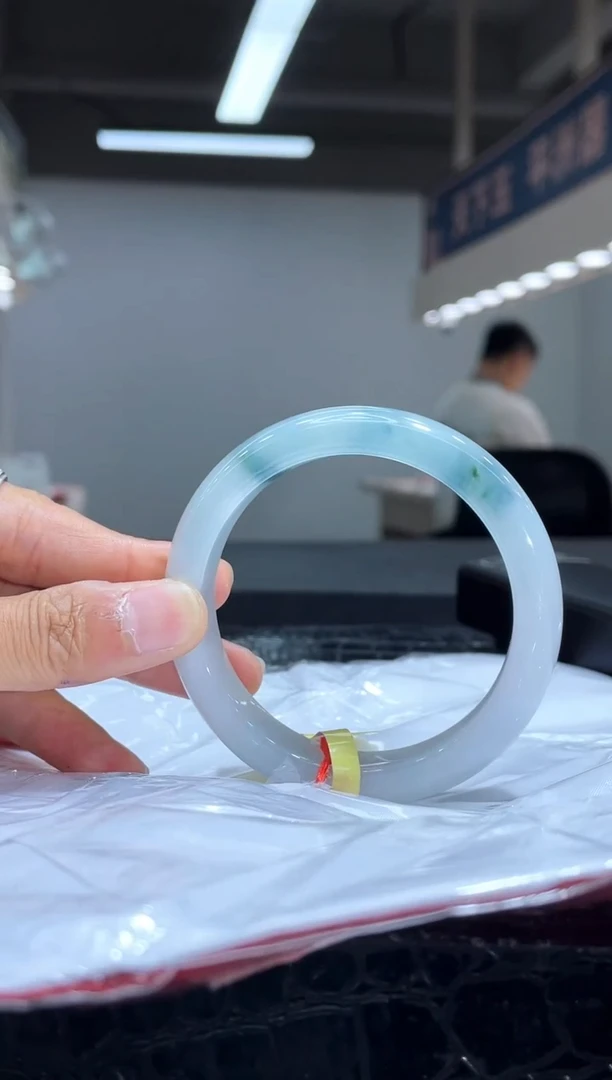 未镶嵌手镯翡翠3