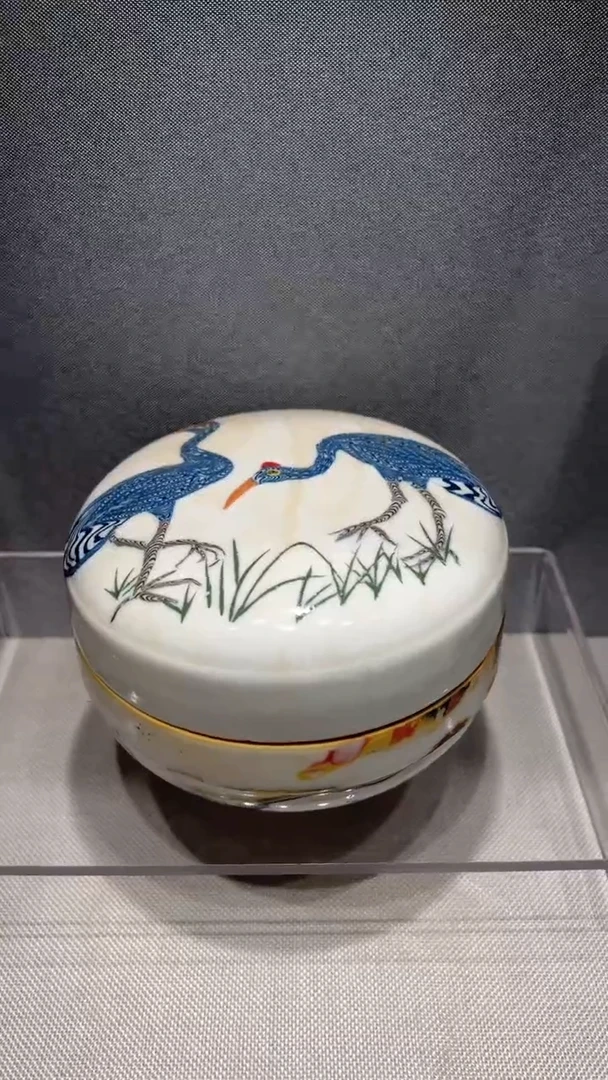 瓷片艳**照瓷摆件瓷摆件瓷摆件