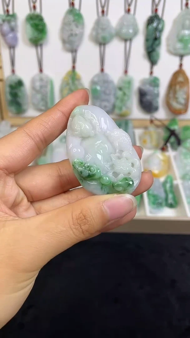 颈饰未镶嵌翡翠1