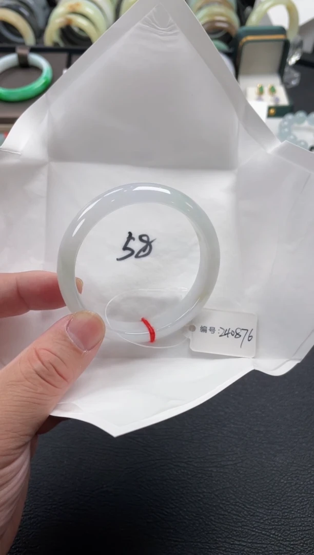 【闪购商品】翡翠手镯未镶嵌58正圈
