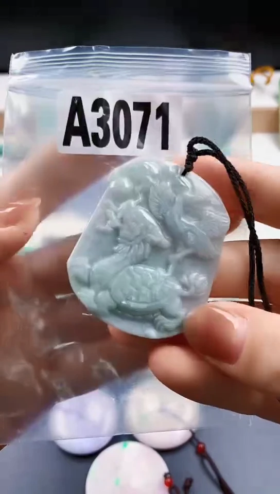 颈饰未镶嵌翡翠天然翡翠吊坠挂件