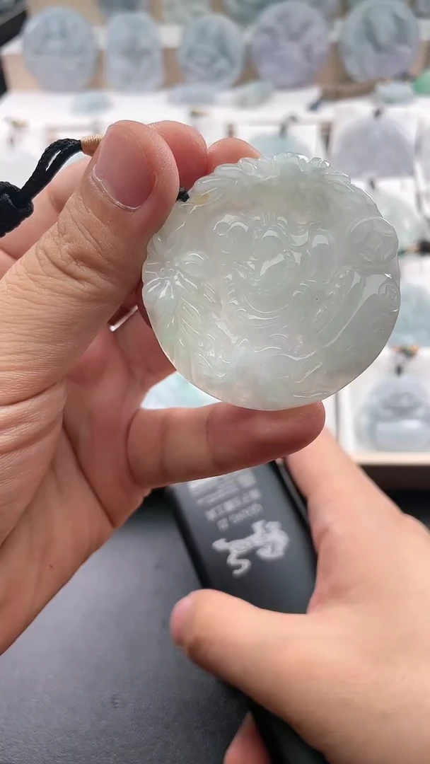 翡翠未镶嵌颈饰..../6/2/ 492