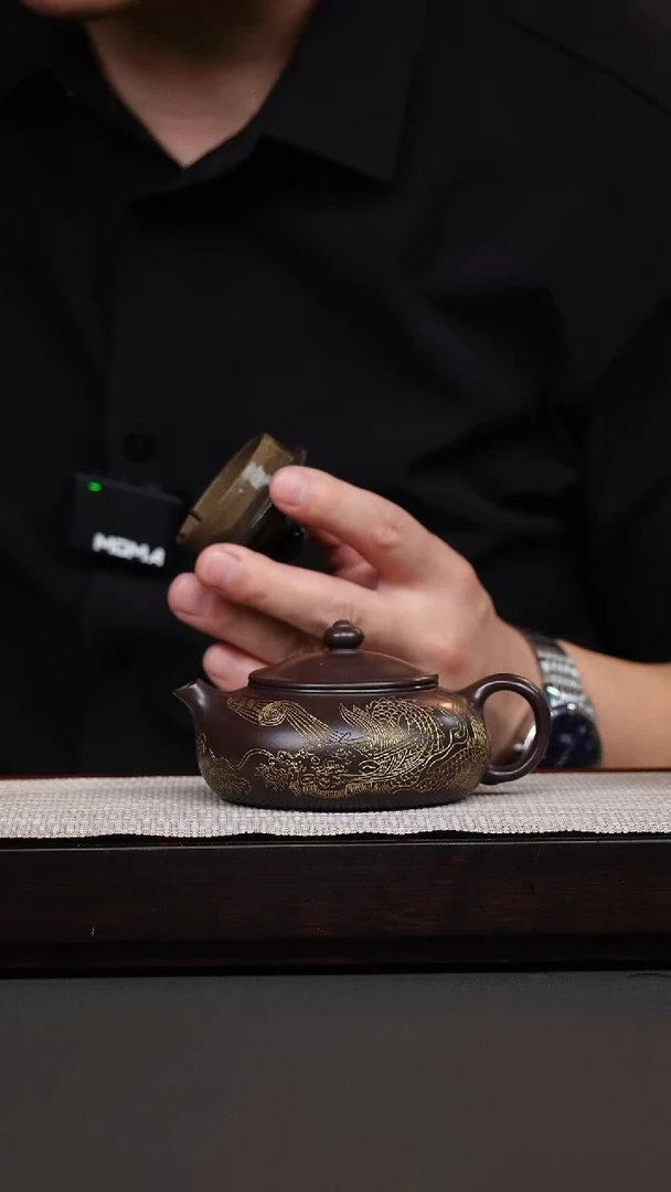 茶壶紫砂茄皮紫刻绘寒江