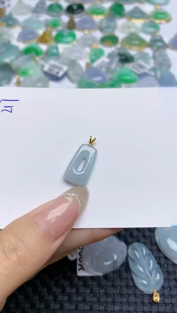 【闪购商品】翡翠颈饰18K金镶嵌天然翡翠A货