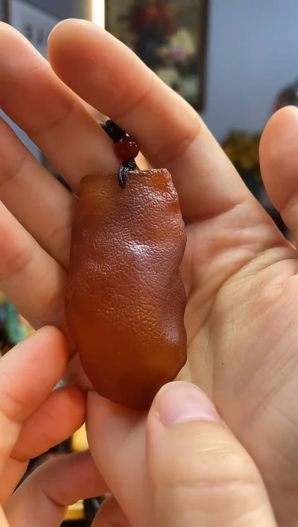 未镶嵌颈饰琥珀吊坠