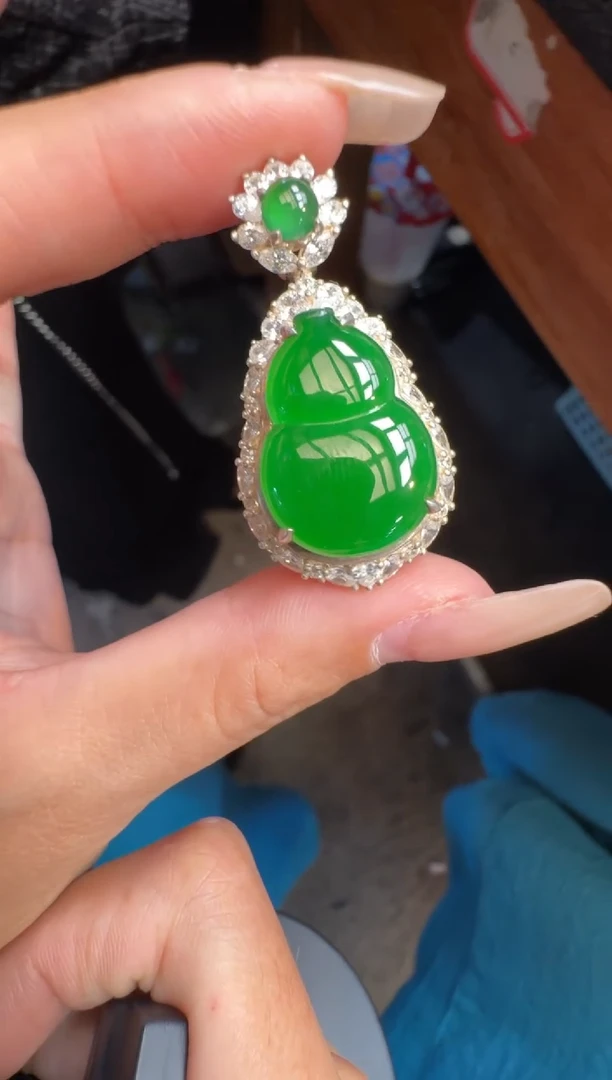 未镶嵌定制翡翠翡翠A货有轻微色差属于正常现象，葫芦多样性发货1