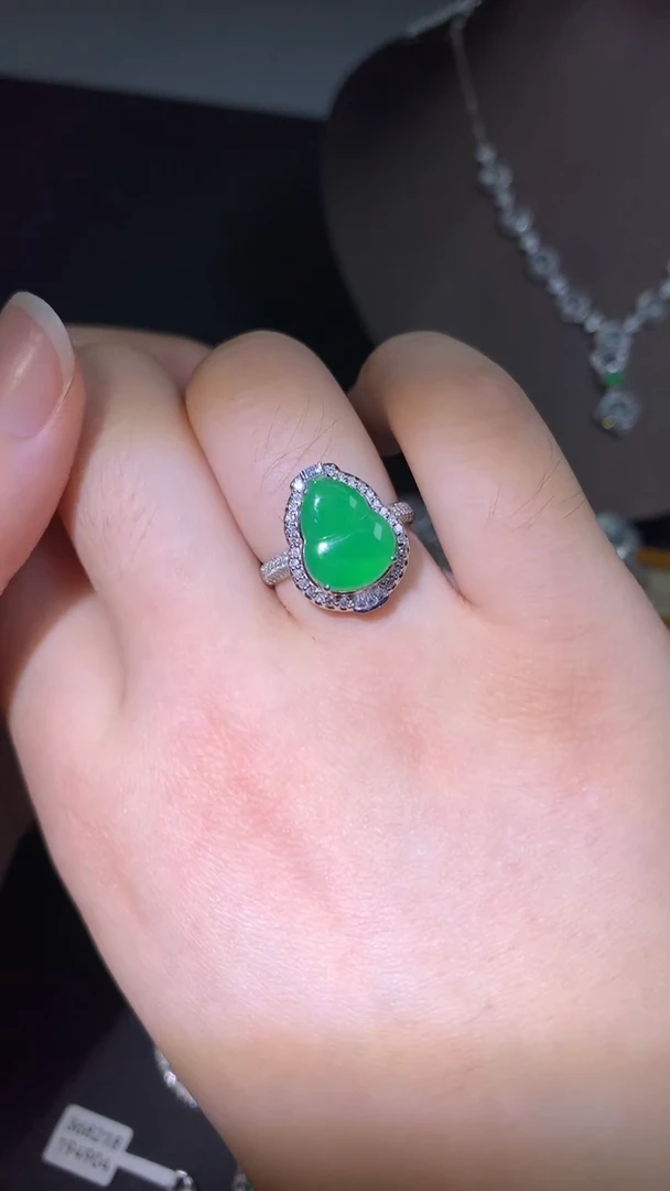 吊坠(不含链)18K金镶嵌翡翠戒指