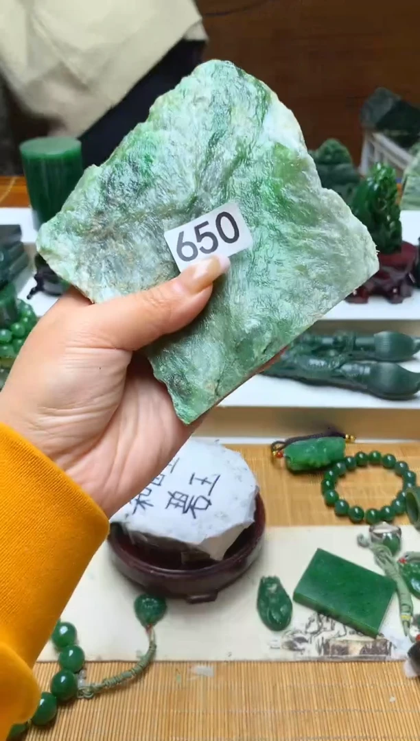 未镶嵌和田玉摆件1