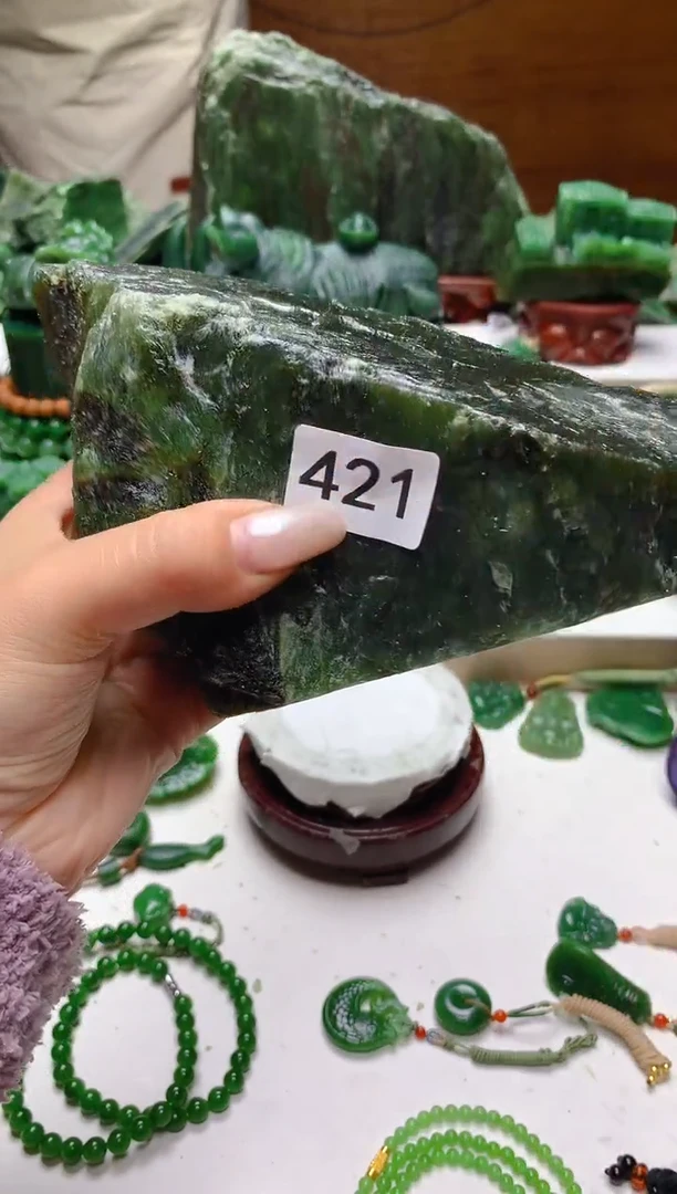 未镶嵌和田玉（碧玉）摆件1