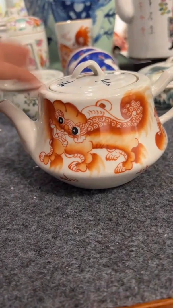 摆件瓷摆件瓷摆件狮子手把壶扁