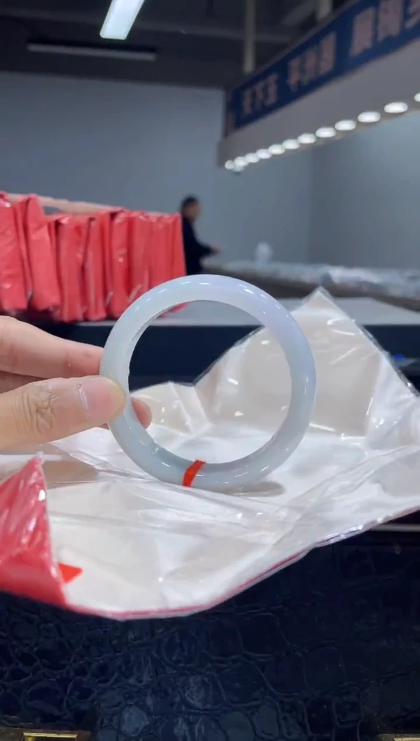 未镶嵌手镯翡翠3 5556