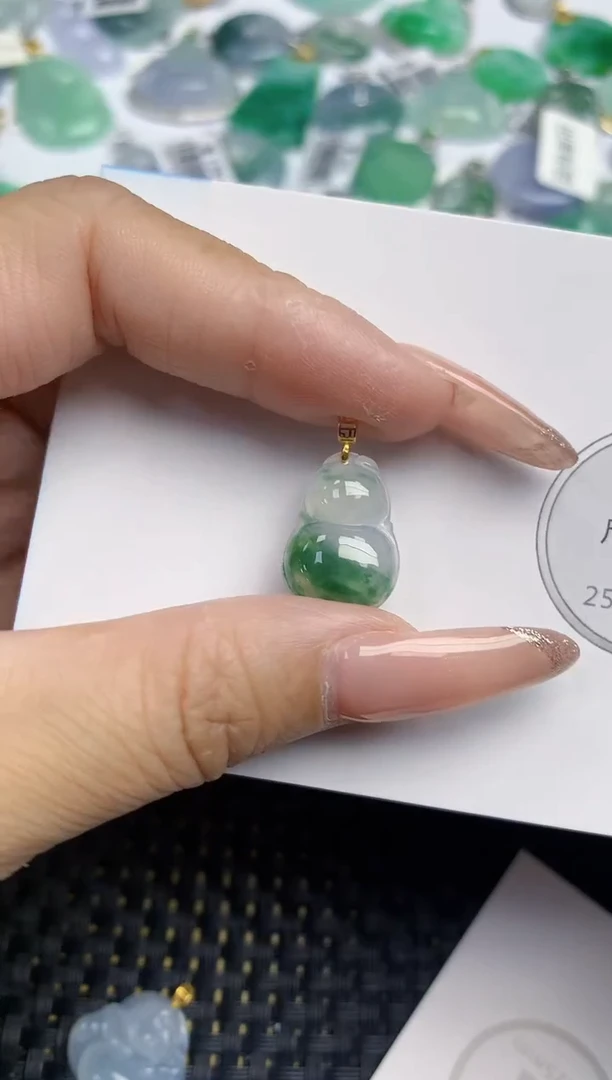 颈饰18K金镶嵌翡翠天然缅甸A货翡翠百元以上9元证书费自理