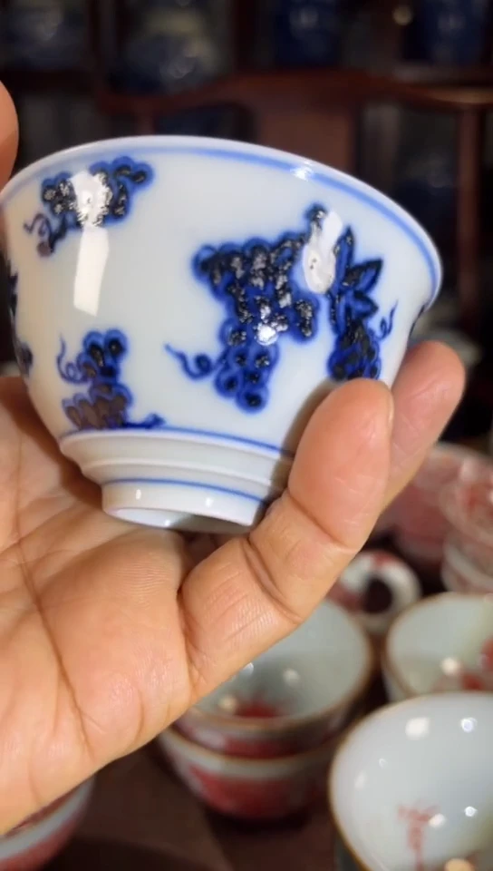 柴窑青花葡萄纹杯杯