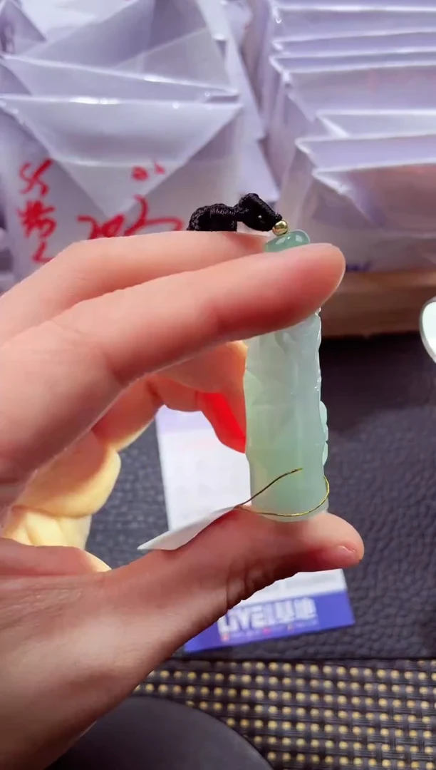 未镶嵌挂件翡翠000888