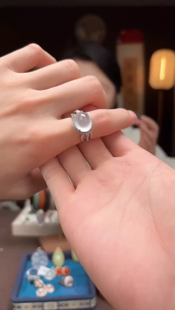【闪购商品】翡翠挂件18K金镶嵌FA32翡翠蛋面戒指