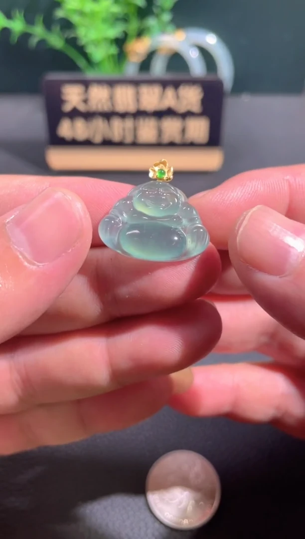 翡翠18K金镶嵌颈饰翡翠