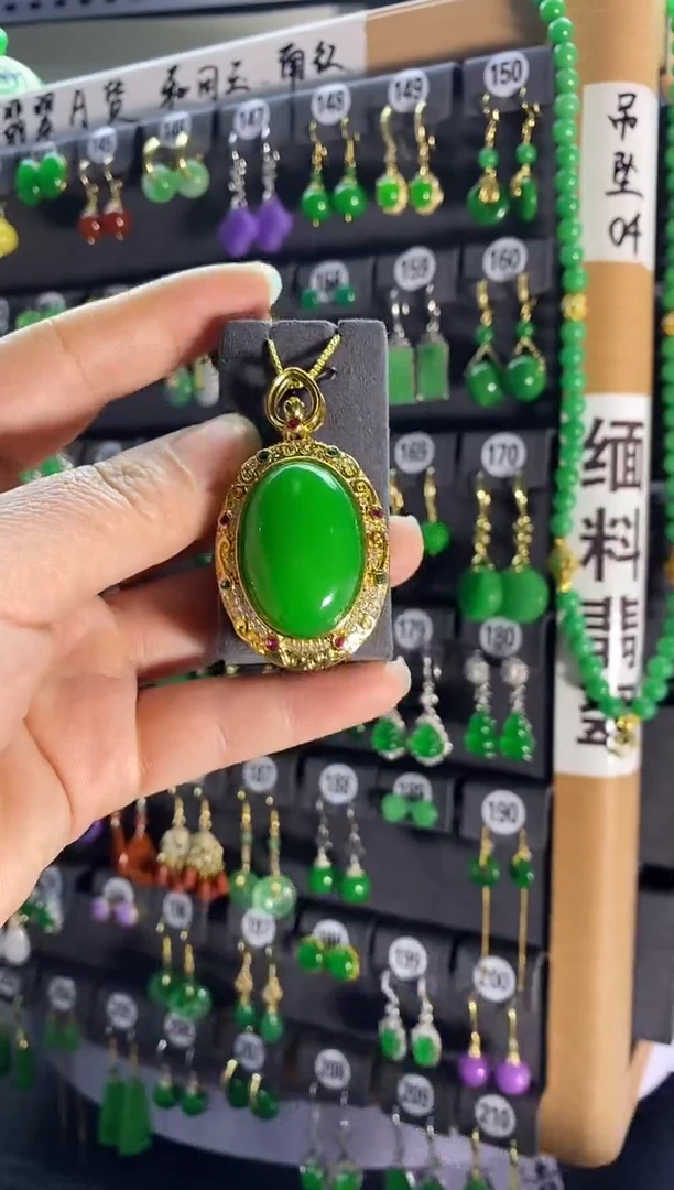 【闪购商品】翡翠耳饰银S925镶嵌220...